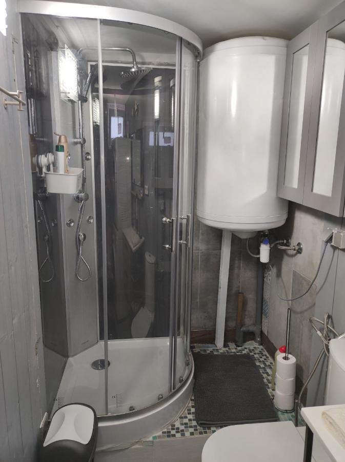 Apartamento Studio indépendant dans un maison Saint-Denis  Exterior foto